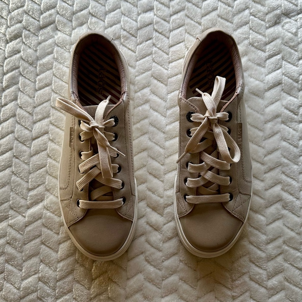 Taos - Plim Soul Lux - Size 9 - Great Condition!